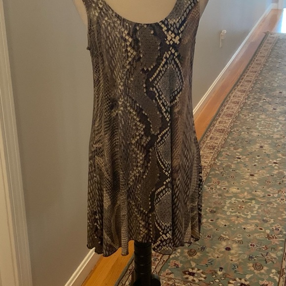 NWOT BANANA Blue tunic top size small - Picture 4 of 10